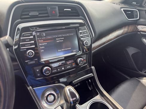 Used 2017 Nissan Maxima Platinum FWD image 21