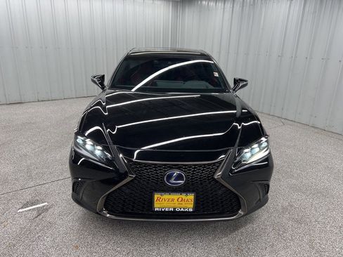 Used 2022 Lexus ES 300h F Sport w/ Accessory Package 2 FWD image 2