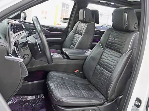 Used 2023 Cadillac Escalade ESV V w/ LPO, ONYX Package AWD/4WD image 33