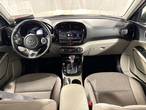 Used 2020 Kia Soul EX FWD image 8