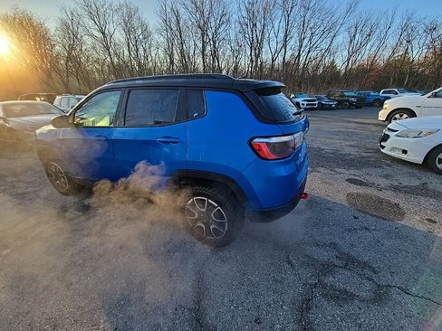 Used 2024 Jeep Compass Trailhawk image 4