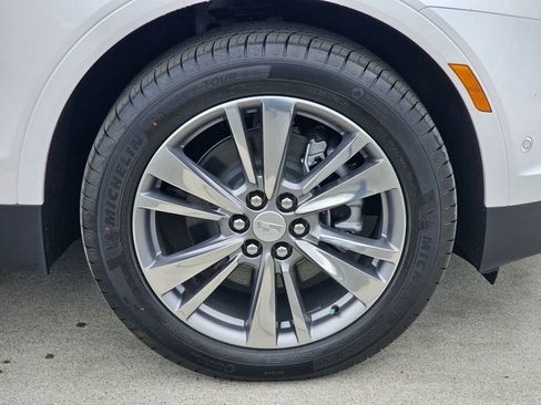 New 2026 Cadillac XT5 Premium Luxury w/ Driver Assist Package FWD image 9