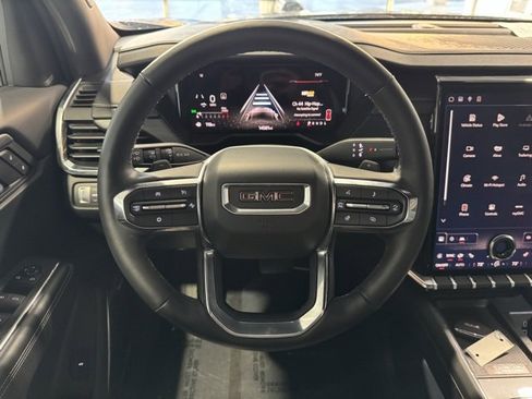 Used 2025 GMC Acadia Elevation image 20