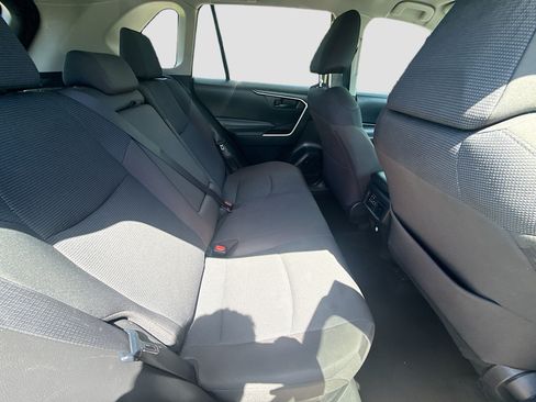 Used 2024 Toyota RAV4 LE AWD/4WD image 28