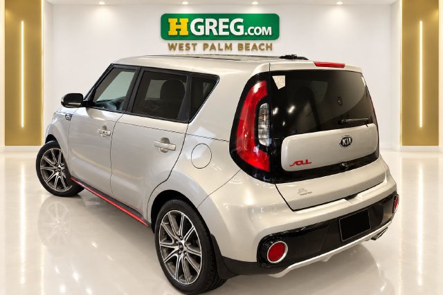 Used 2018 Kia Soul ! FWD image 2