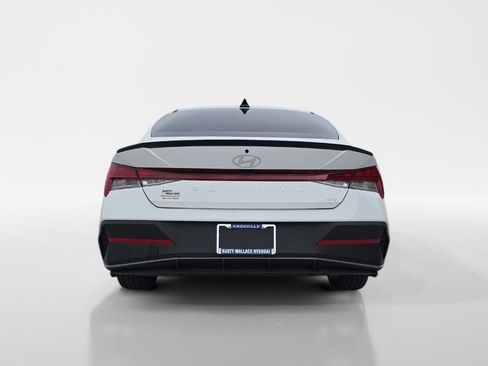 New 2025 Hyundai Elantra SEL image 4