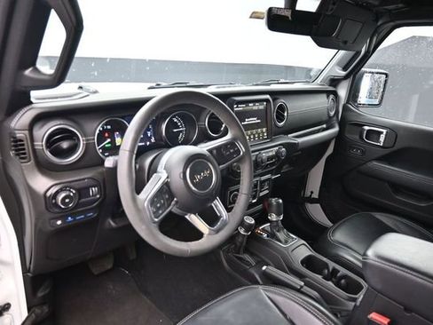 Used 2023 Jeep Wrangler Unlimited Sahara w/ Cold Weather Group AWD/4WD image 15
