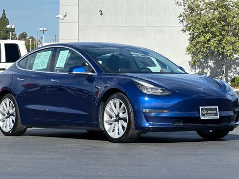 Used 2019 Tesla Model 3 Standard Range Plus image 5