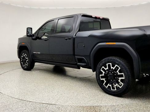 Used 2025 GMC Sierra 2500 AT4 w/ AT4 Premium Plus Package AWD/4WD image 7