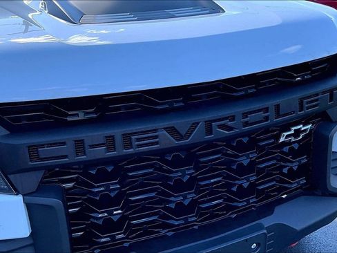 Used 2021 Chevrolet Colorado ZR2 w/ ZR2 Dusk Special Edition AWD/4WD image 29