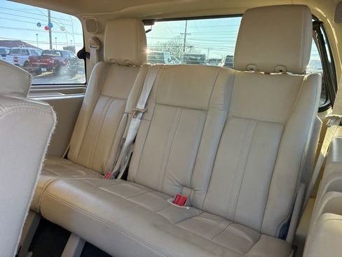 Used 2016 Lincoln Navigator Reserve image 23