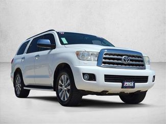 Used 2017 Toyota Sequoia Limited w/ Safety & Convenience Package AWD/4WD video 3