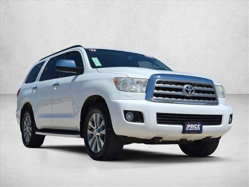 Used 2017 Toyota Sequoia Limited w/ Safety & Convenience Package AWD/4WD image 3