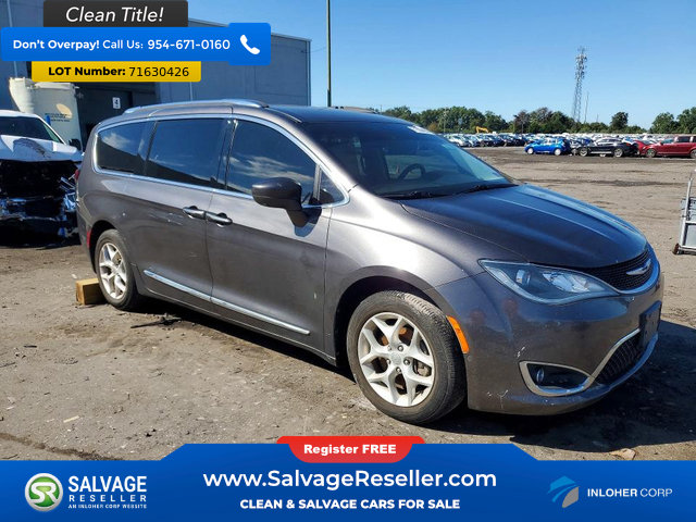 Used 2017 Chrysler Pacifica Touring-L Plus w/ Advanced Safetytec Group FWD image 5