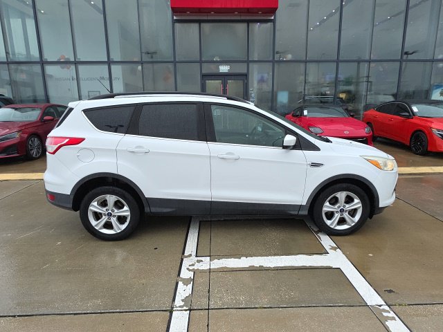 Used 2016 Ford Escape SE w/ Equipment Group 201A FWD image 3