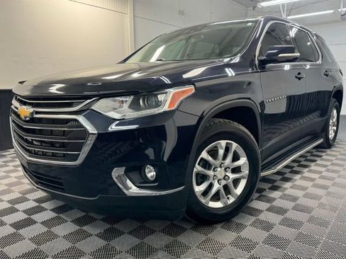 Used 2020 Chevrolet Traverse LT image 3