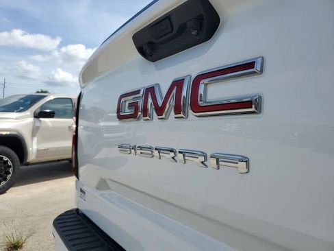 New 2026 GMC Sierra 1500 Elevation image 7