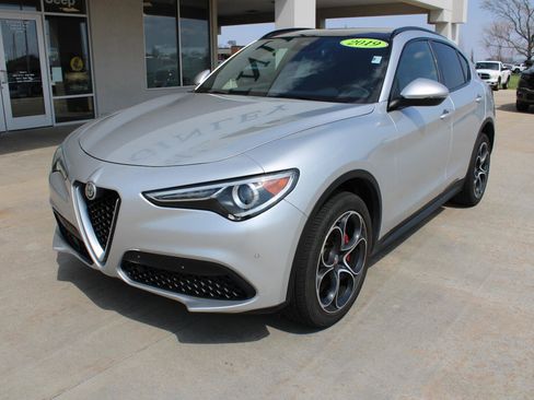 Used 2019 Alfa Romeo Stelvio Ti Sport w/ Quick Order Package 22S Sport AWD/4WD image 2