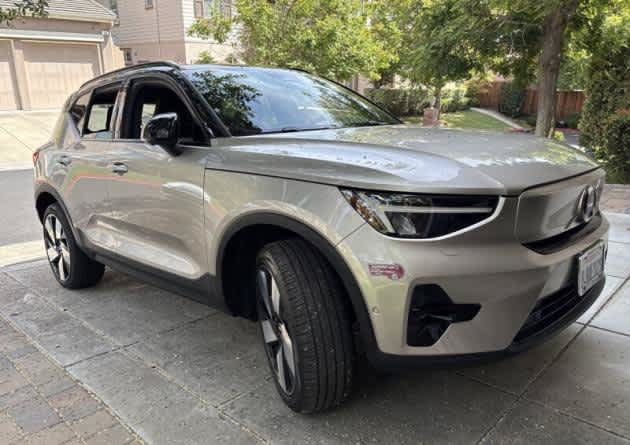 Used 2023 Volvo XC40 Recharge Plus w/ Protection Package Premier AWD/4WD image 5