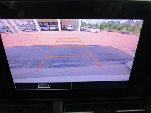 Used 2025 Chevrolet Trax LS FWD image 33