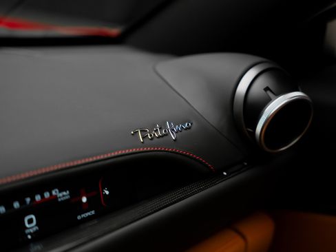 Used 2019 Ferrari Portofino RWD image 60