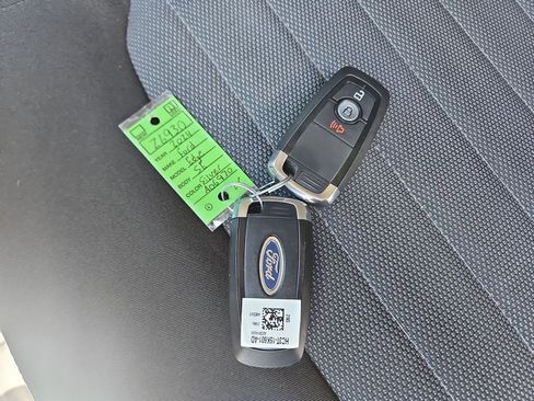 Used 2024 Ford Edge SE image 28