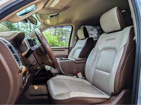 Used 2020 RAM 1500 Laramie AWD/4WD image 16