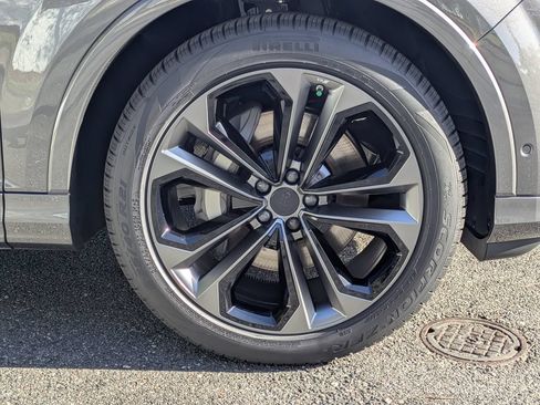 New 2026 Audi Q7 3.0T Premium Plus AWD/4WD image 9
