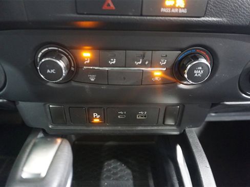 Used 2022 Nissan Frontier SV w/ Technology Package image 11