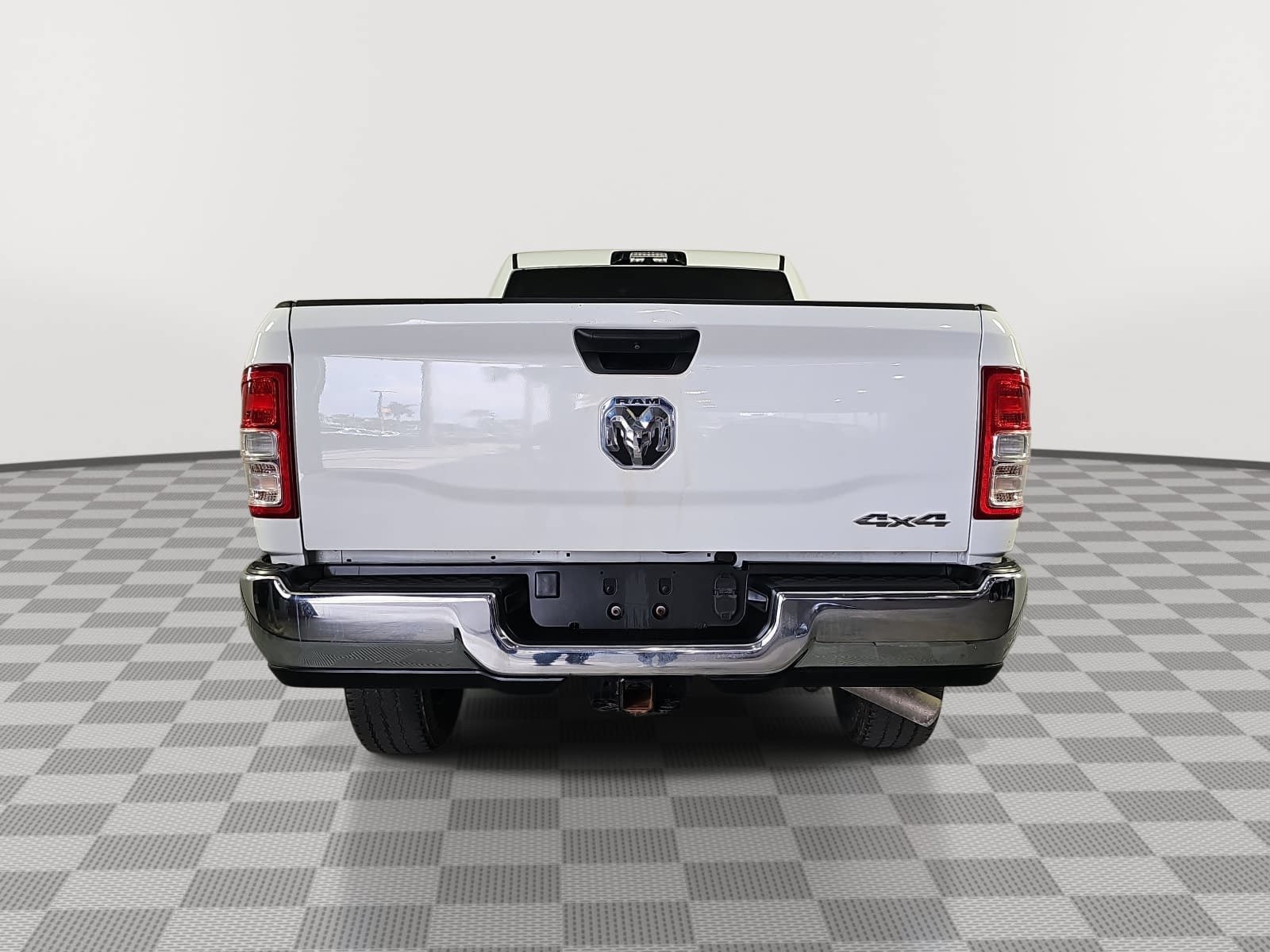 Used 2024 RAM 3500 Tradesman w/ Chrome Appearance Group AWD/4WD image 7