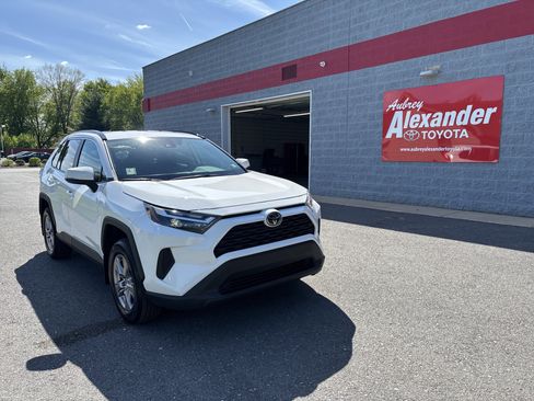 Certified 2025 Toyota RAV4 XLE AWD/4WD image 28