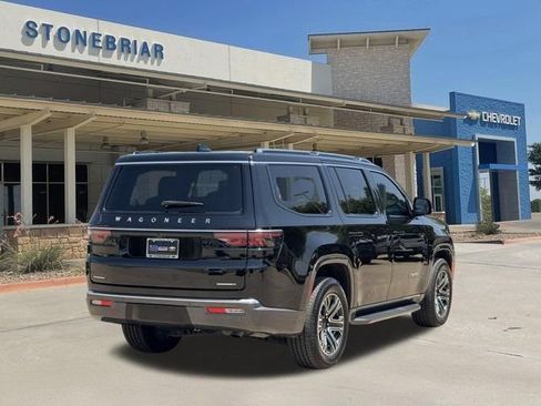 Used 2022 Jeep Wagoneer Series III AWD/4WD image 5