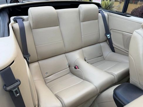 Used 2007 Ford Mustang Convertible RWD image 36