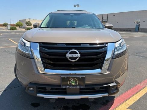 Certified 2023 Nissan Pathfinder Platinum FWD image 9