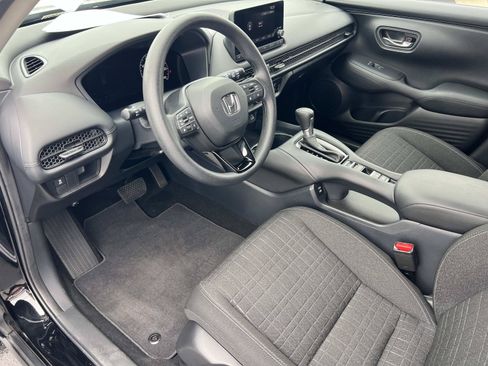 Used 2025 Honda HR-V LX image 5