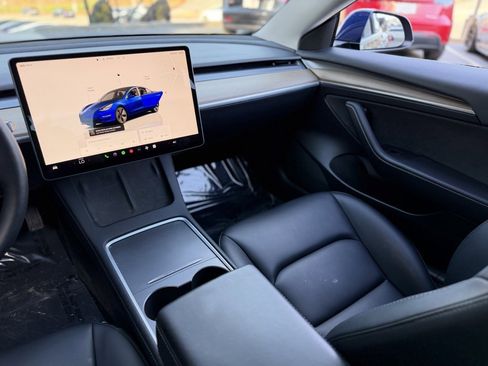 Used 2023 Tesla Model 3 Standard Range image 42