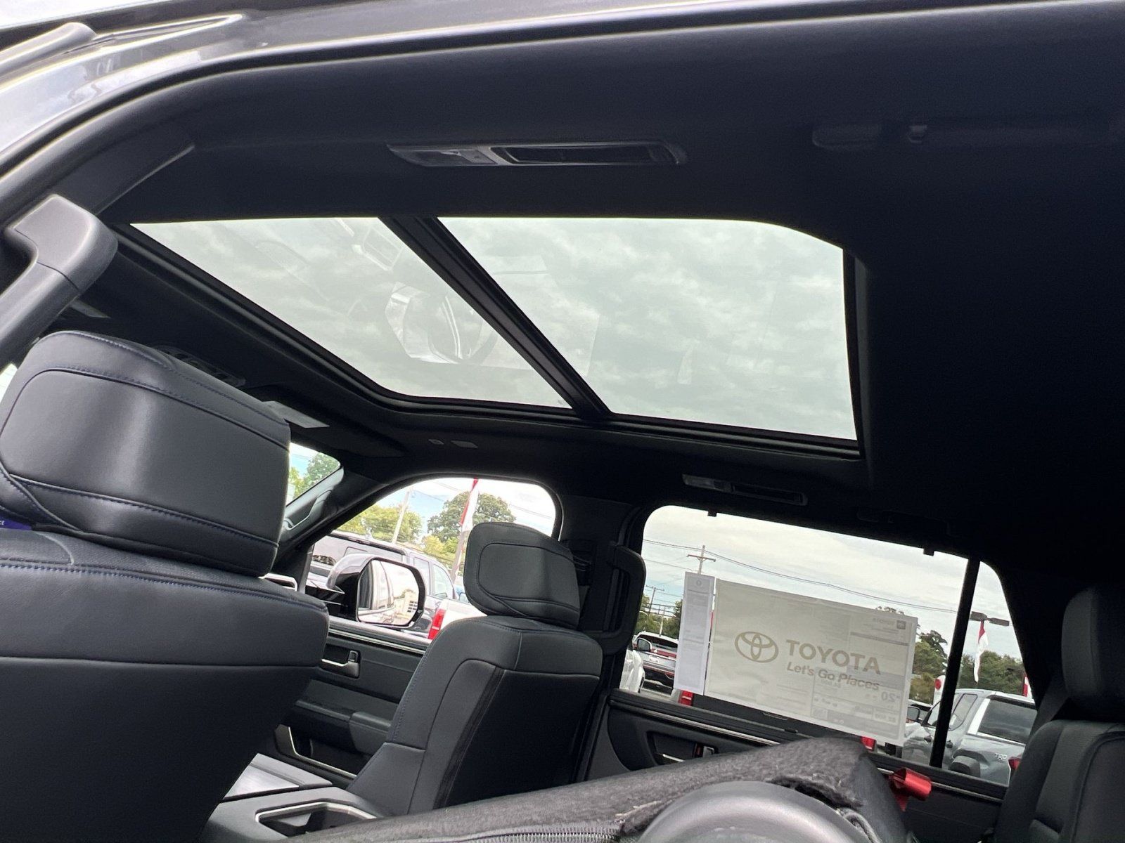 New 2026 Toyota Sequoia Platinum AWD/4WD image 22