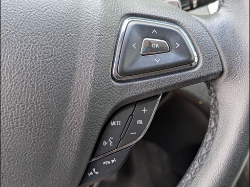 Used 2016 Lincoln MKZ FWD image 16