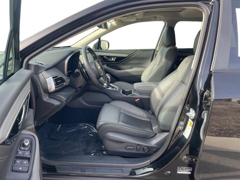 Used 2025 Subaru Outback Onyx Edition image 2
