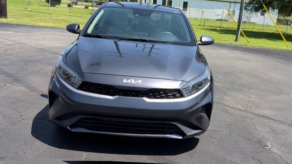 Used 2022 Kia Forte LXS w/ LXS Technology Package FWD image 3