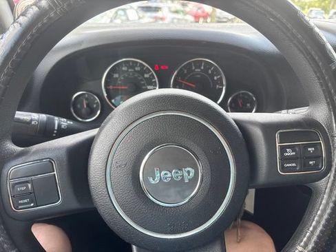 Used 2012 Jeep Wrangler Sport AWD/4WD image 10