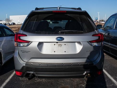 Used 2019 Subaru Forester Premium image 5