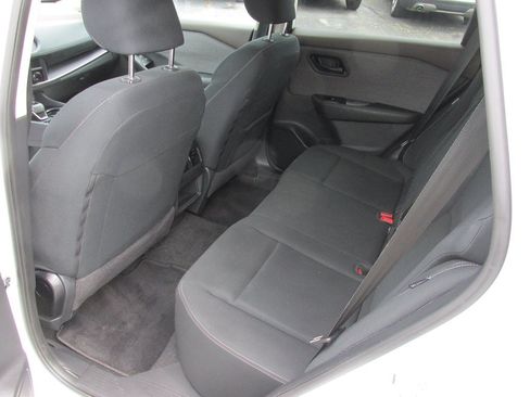 Used 2023 Nissan Rogue S AWD/4WD image 9