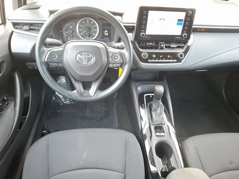 Used 2022 Toyota Corolla LE image 11