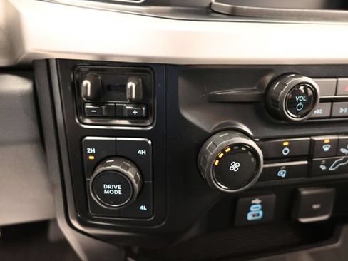Used 2025 Ford F250 XLT AWD/4WD image 15