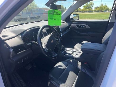 Used 2019 Chevrolet Traverse LT w/ LT Premium Package FWD image 9