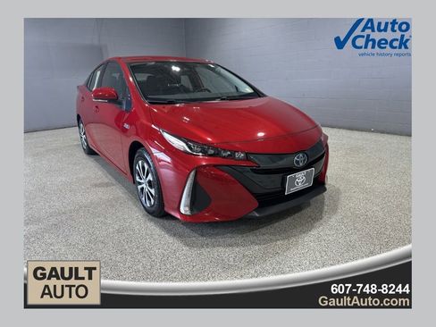Certified 2021 Toyota Prius Prime LE FWD image 1