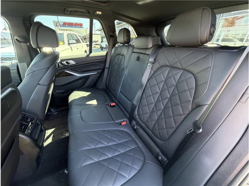 Used 2024 BMW X5 xDrive50e w/ Premium Package AWD/4WD image 26
