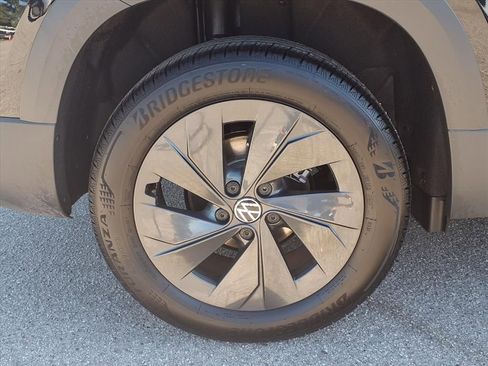 Certified 2025 Volkswagen Taos S image 5