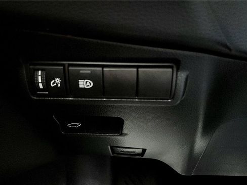 Used 2023 Toyota Corolla Cross XLE w/ Convenience Package image 33